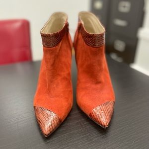 Sole Ankle Suede Heeled Boots